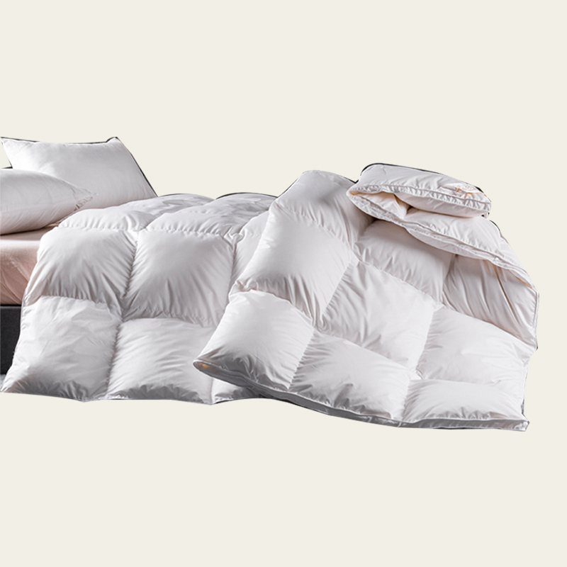 Prikrývka na perie s bielym svetlom